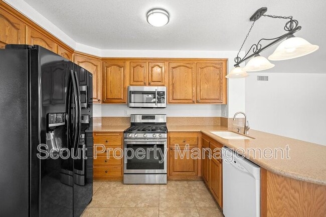 Building Photo - 24535 Leafwood Dr