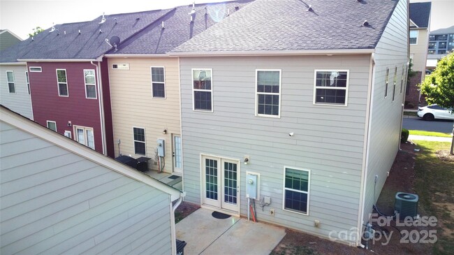 Building Photo - 3027 Potomac River Pkwy