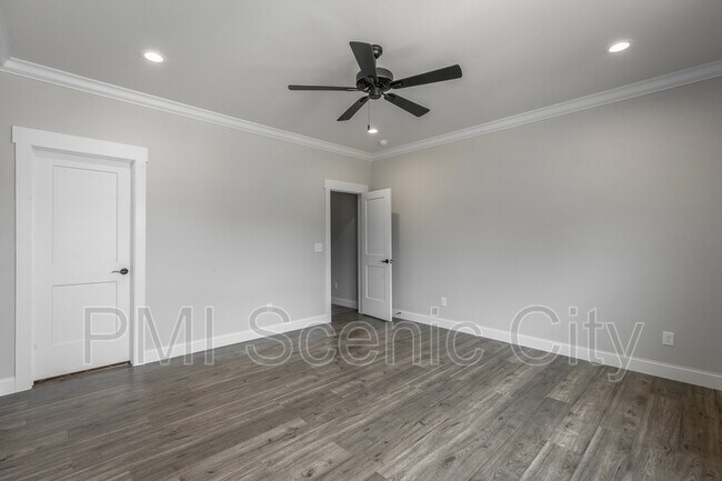 Building Photo - 1908 Cypress Ln