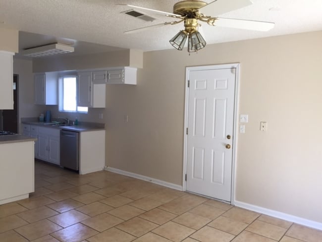 Building Photo - 7139 Baranga Dr