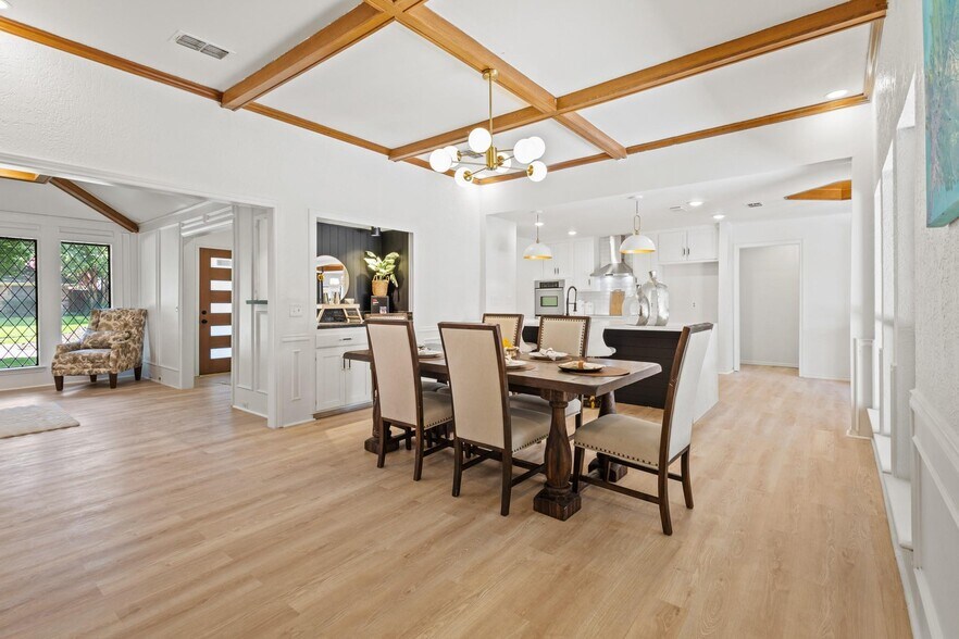Building Photo - 3948 Camino Dr