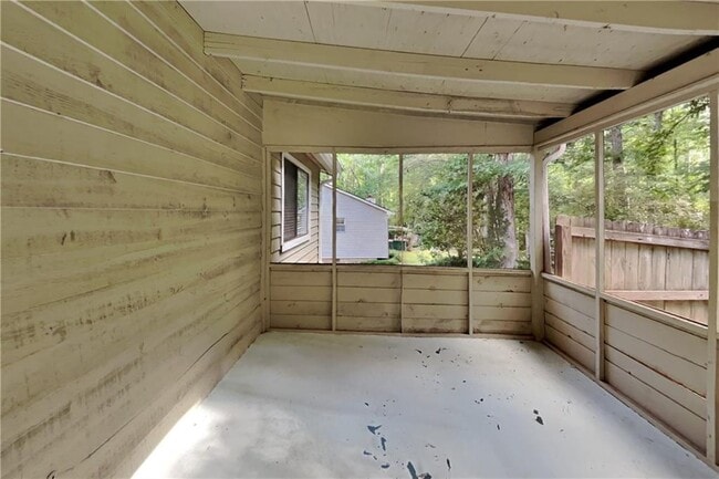 Building Photo - 4741 Nutmeg Way SW