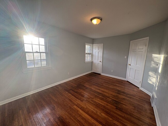 Building Photo - Charming 3 Bedroom for Rent In Cleveland H...