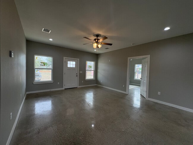 Building Photo - 408 S Gibson St