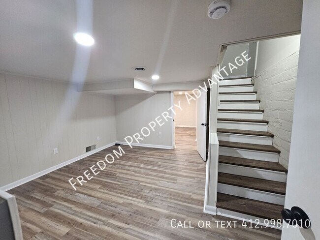 Building Photo - 462 McKinley Ave