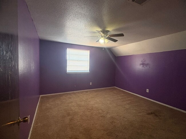 Building Photo - Three bedroom home in Del City