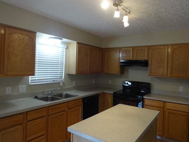 Building Photo - 522 Hunnicut Dr