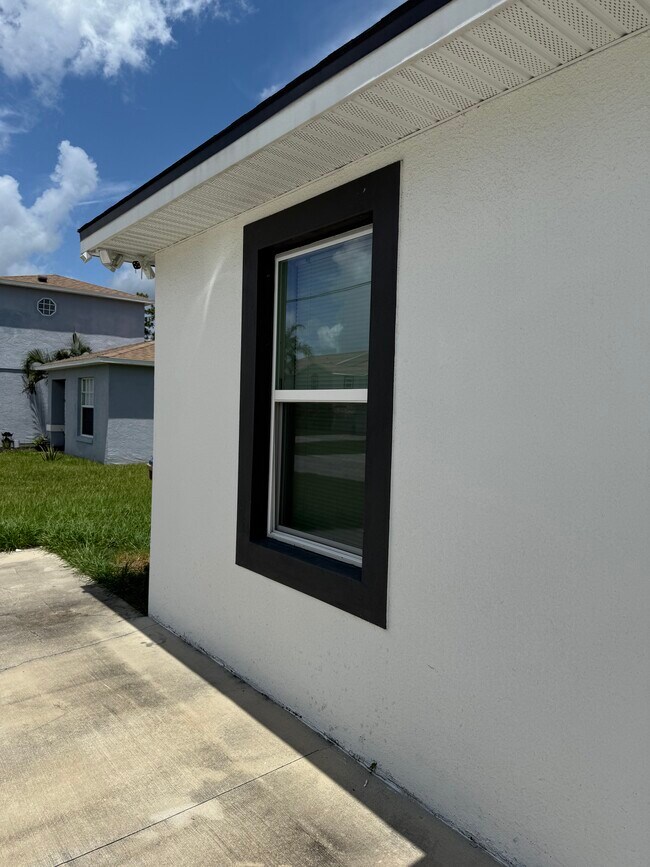 Building Photo - 774 Lucaya Dr