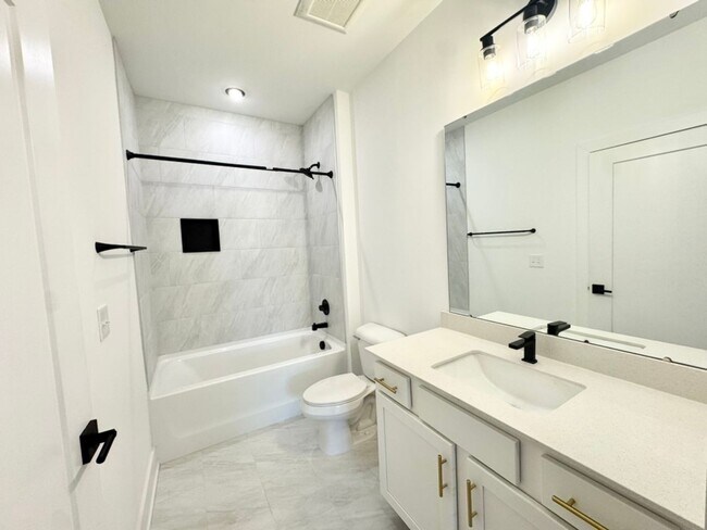 Building Photo - Beautiful NEW 2-Bed, 2- Bath Apartment in Rock Hill!