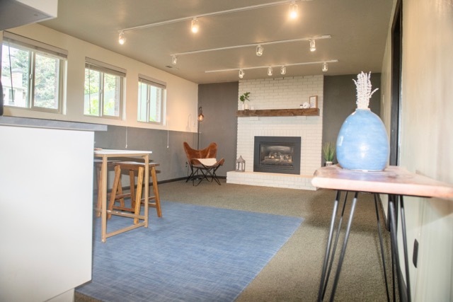 Building Photo - 9908 S Falconhurst Dr