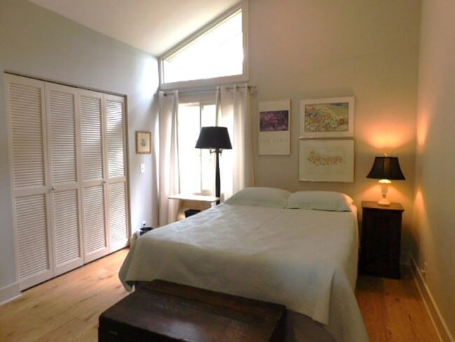 Building Photo - Spacious 2 Bedroom Home Located In Sea Pines