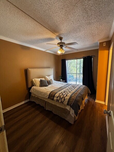 Building Photo - 121 Oyster Bay Cir