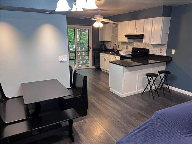 Building Photo - 206 Arthurs Way