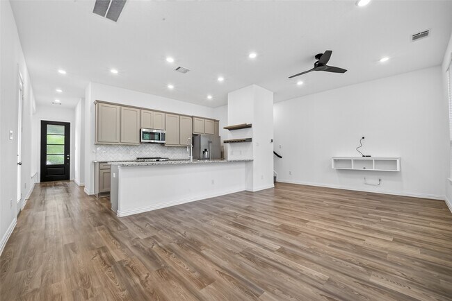 Building Photo - 4743 Glen Isle Dr