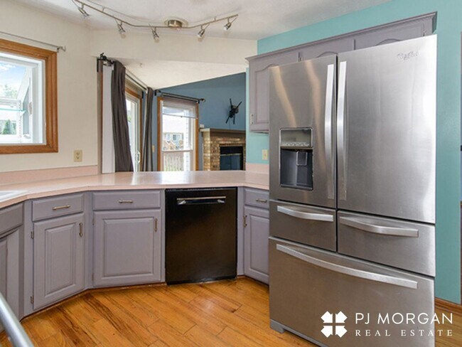 Building Photo - 16911 N Circle