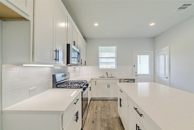 Building Photo - 10323 Birch Peak Dr
