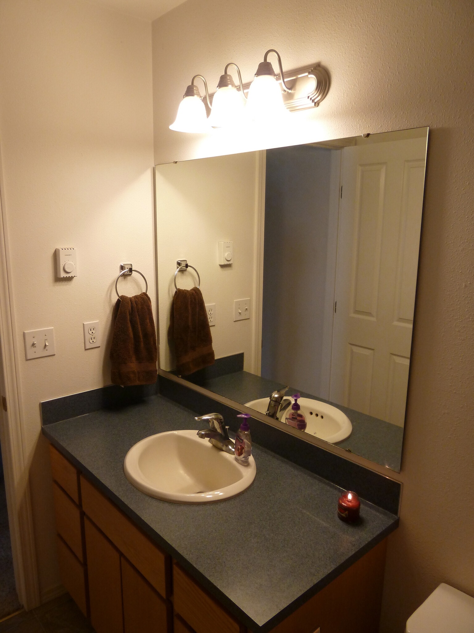 Upstairs Bathroom - 513 N Jefferson St