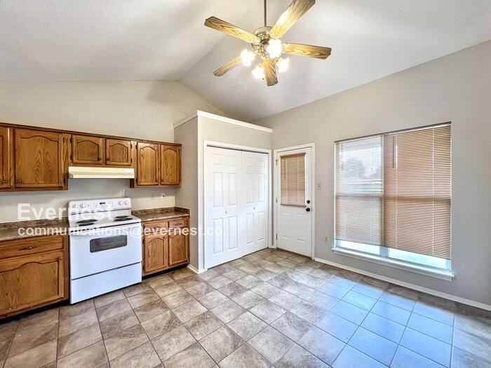Building Photo - 10157 Riggan Dr