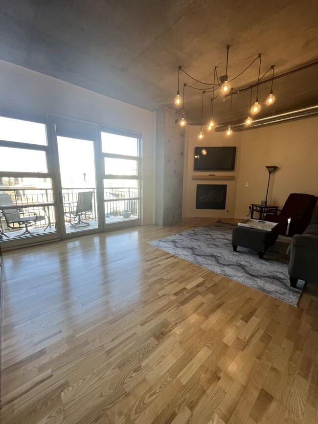 Primary Photo - Available May 10th, 2025-Beautiful and Spa...