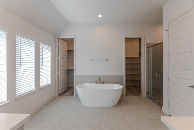 Building Photo - 15835 Wild Rose Bnd Dr