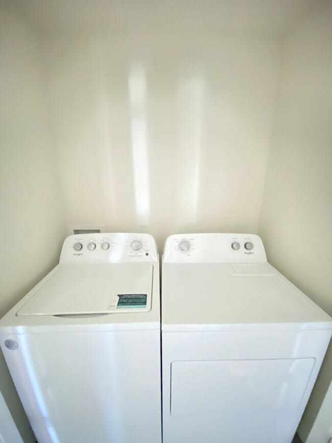 Building Photo - NOT AVAILABLE TO SHOW UNTIL MID APRIL Desirable Lake Diamond Subdivision 4/2/2 **Won't Last*