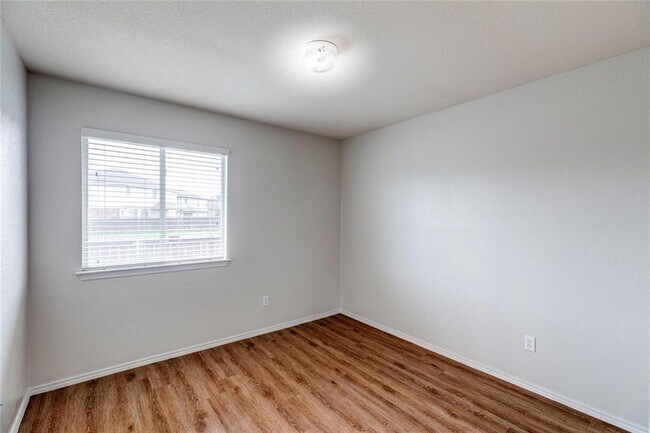 Building Photo - 405 Fort Thomas Pl