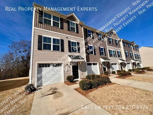 Building Photo - Charming 3BR/2BA townhouse in Charlotte