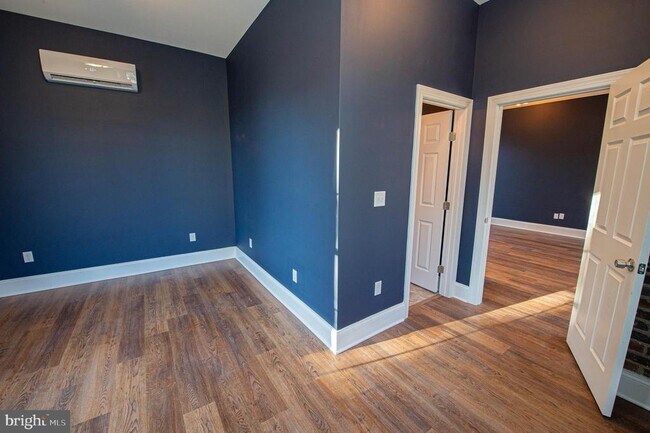Building Photo - 106 Colonial Ct