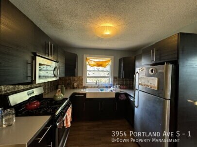Building Photo - 3954 Portland Ave S