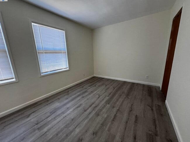 Building Photo - 610 Via Mirabel