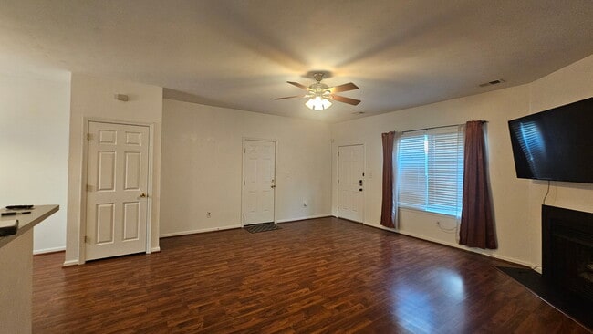 Building Photo - 332 Summerville Ct