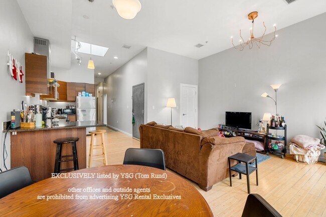 Building Photo - 1431 Tremont St