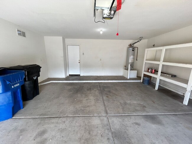 Building Photo - 3Bdm 2.5Ba Avondale Home with a Loft! *NO ...