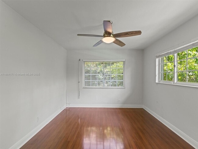 Building Photo - 9310 SW 70th Ave