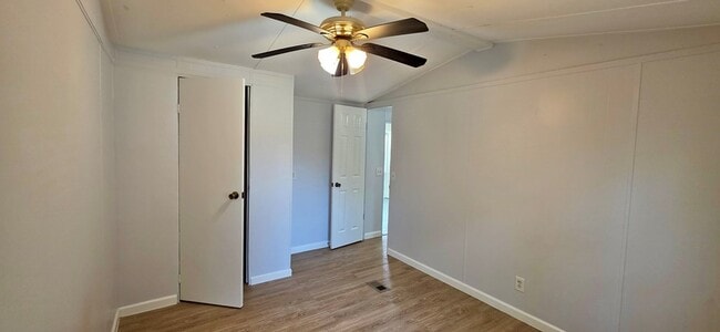 Building Photo - 164 N Duck Ave