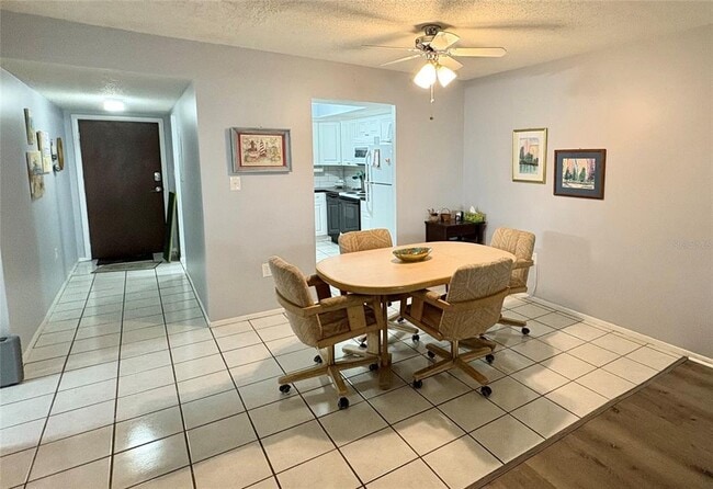 Building Photo - 3064 Lake Bayshore Dr