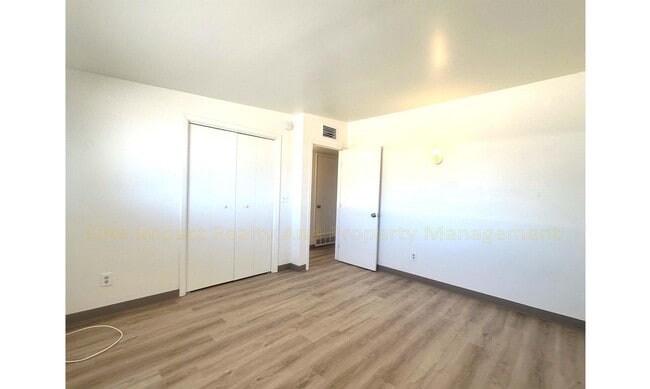 Building Photo - 3042 N Sparkman Blvd