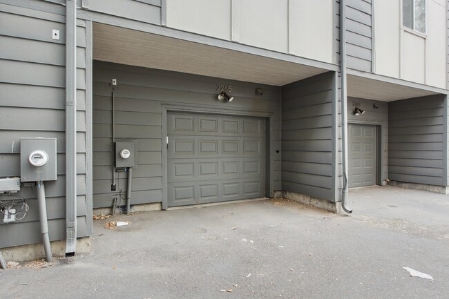 Building Photo - 2265 Glenarm Pl