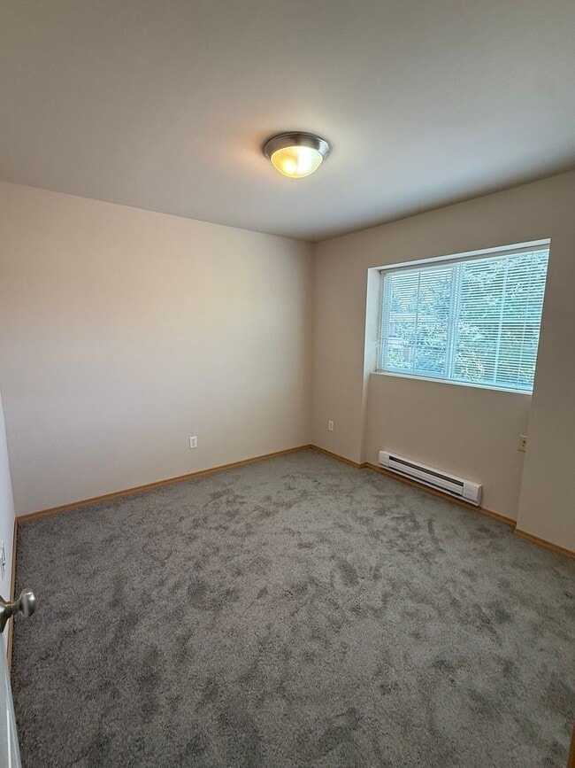 Building Photo - 3bd/2.25ba Maple Valley Home