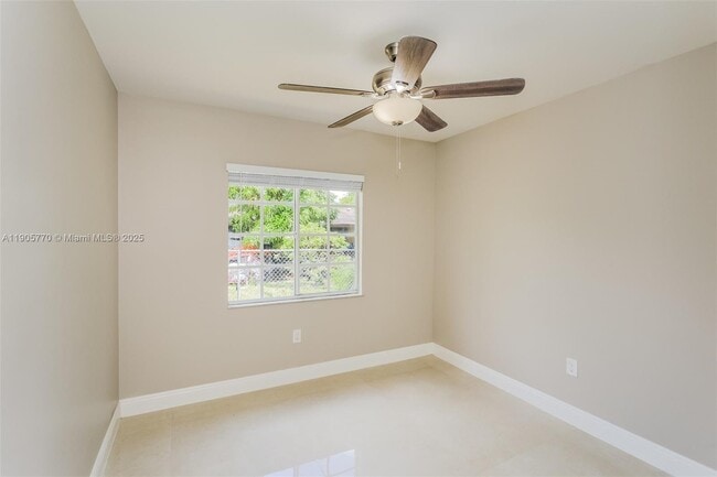 Building Photo - 16905 SW 106th Ct