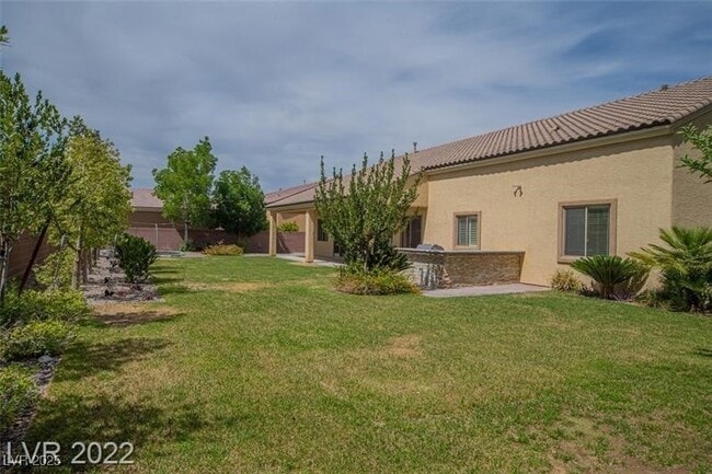 Building Photo - 4935 N Moncada Way