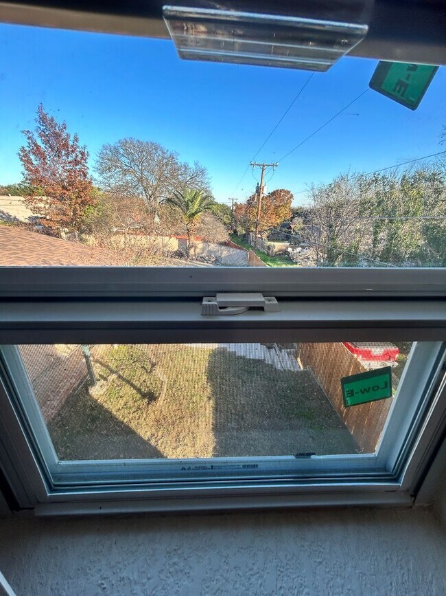 Building Photo - Highview Dr (MN)