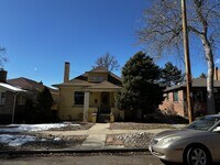 Building Photo - Charming Home in the Country Club Neighborhood!