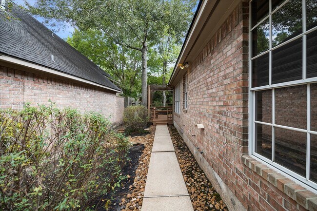 Building Photo - 14 Prism Cove Pl