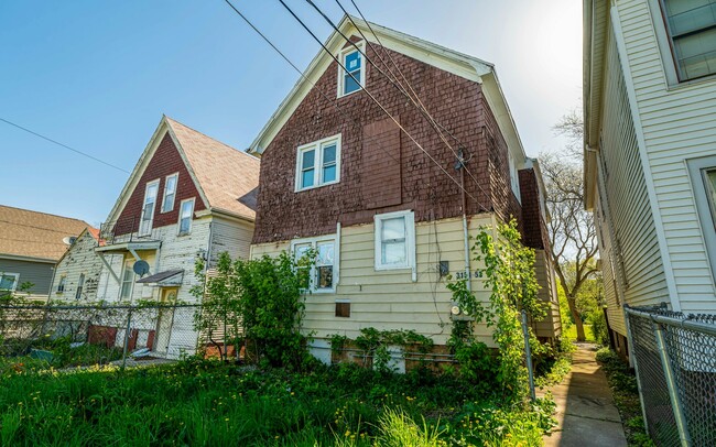 Building Photo - 3151 N 11th St