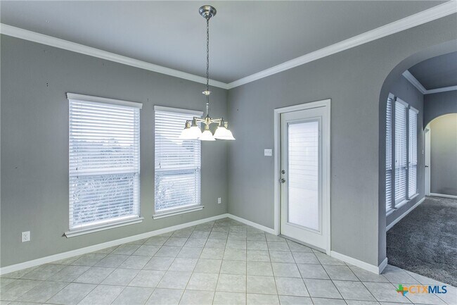Building Photo - 1603 Neuberry Cliffe