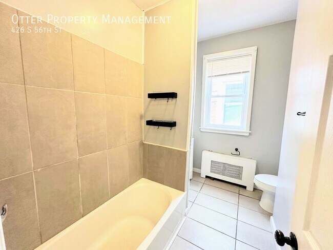 Building Photo - 426 S 56th St