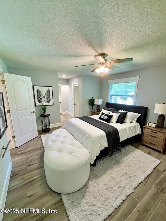 Building Photo - 5609 Hyde Park Cir