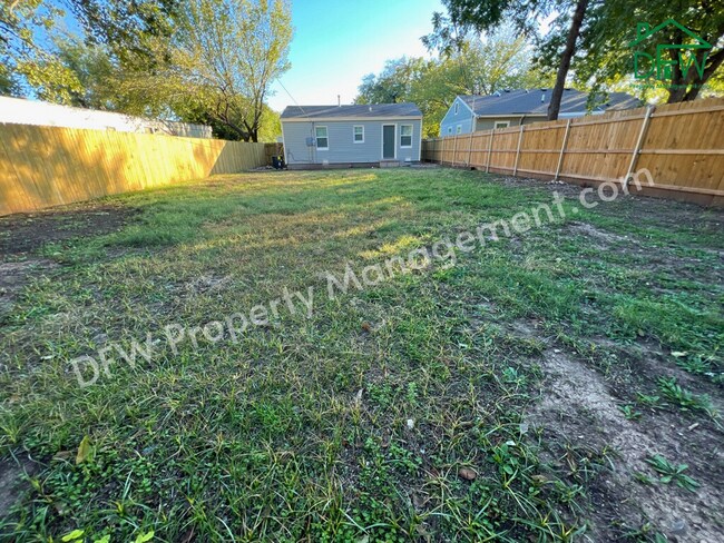 Building Photo - 1605 NW Irwin Ave