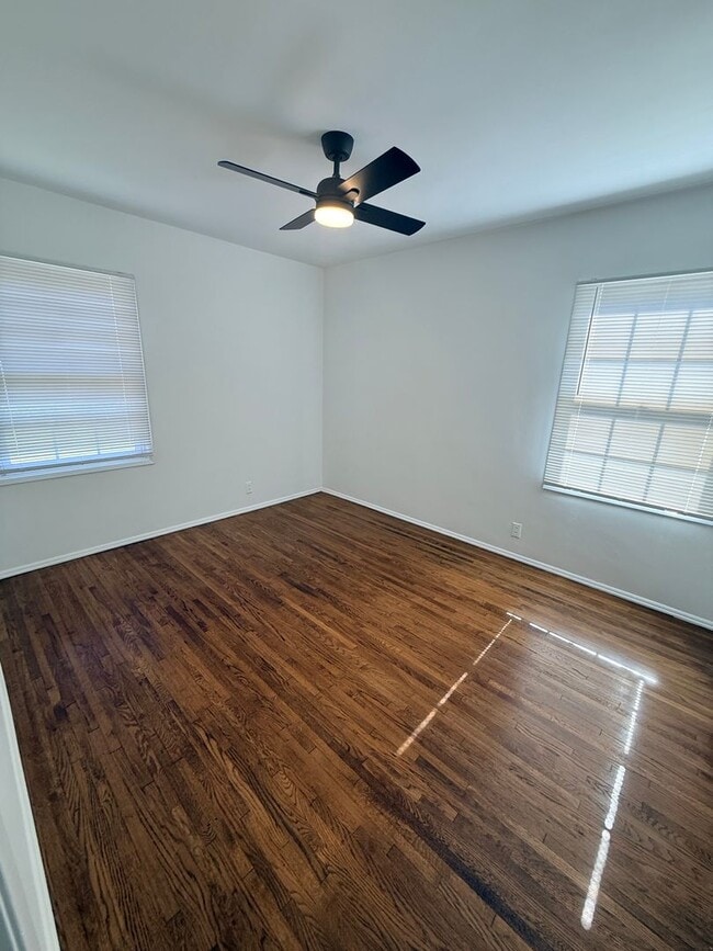 Building Photo - Adorable 2-bedroom home available for rent in Lakewood Mutuals!